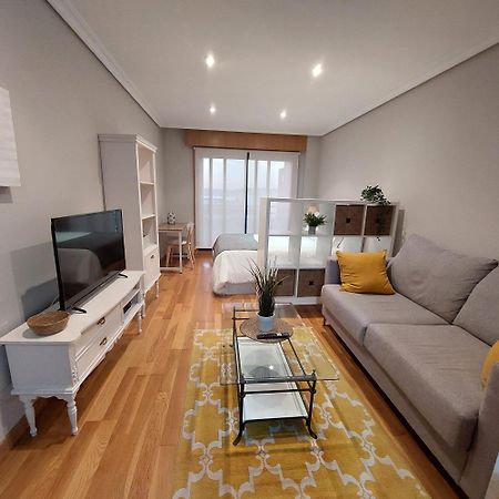 Estudio Centrico Con Garaje Y Vistas Al Mar. Vigo Luaran gambar