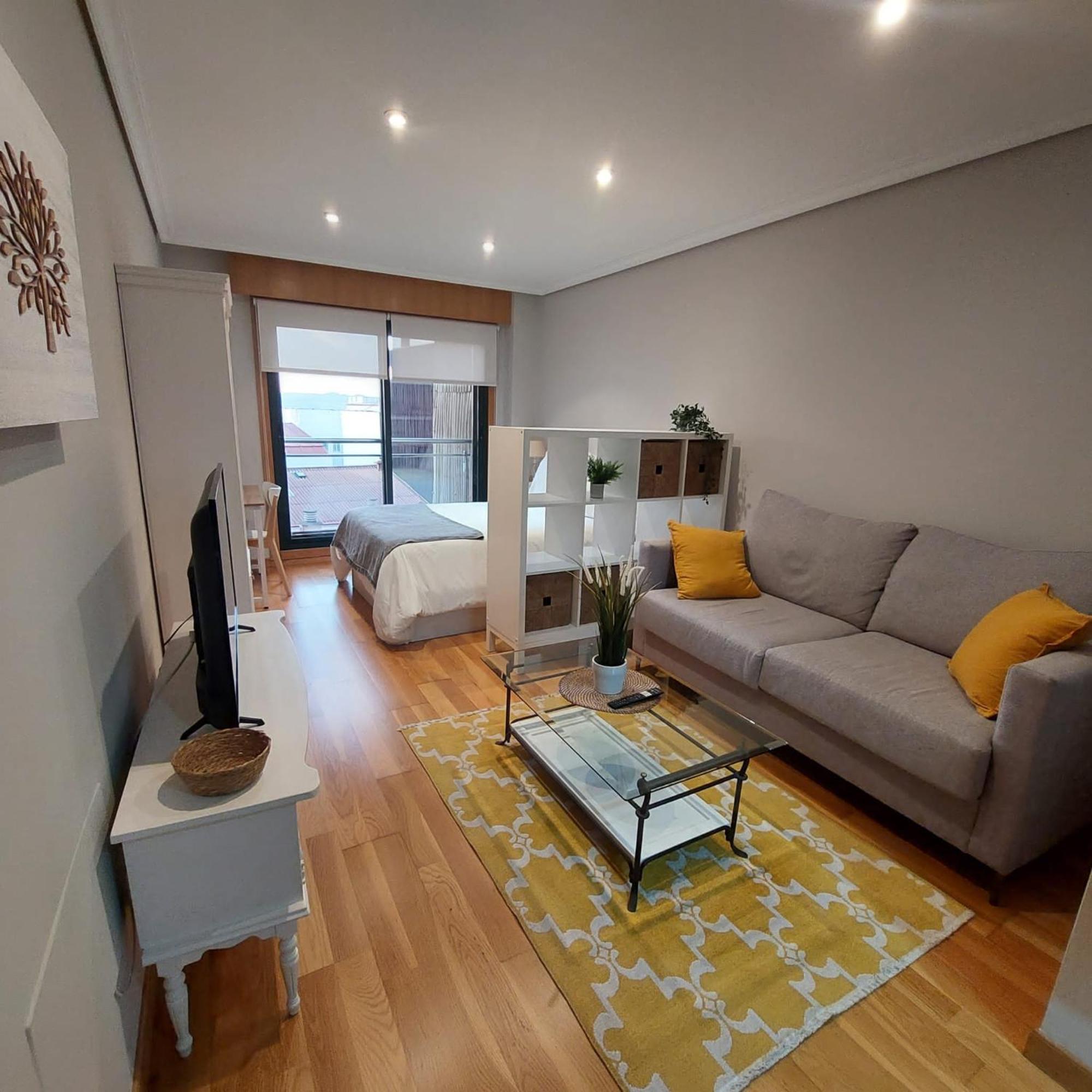 Estudio Centrico Con Garaje Y Vistas Al Mar. Vigo Luaran gambar