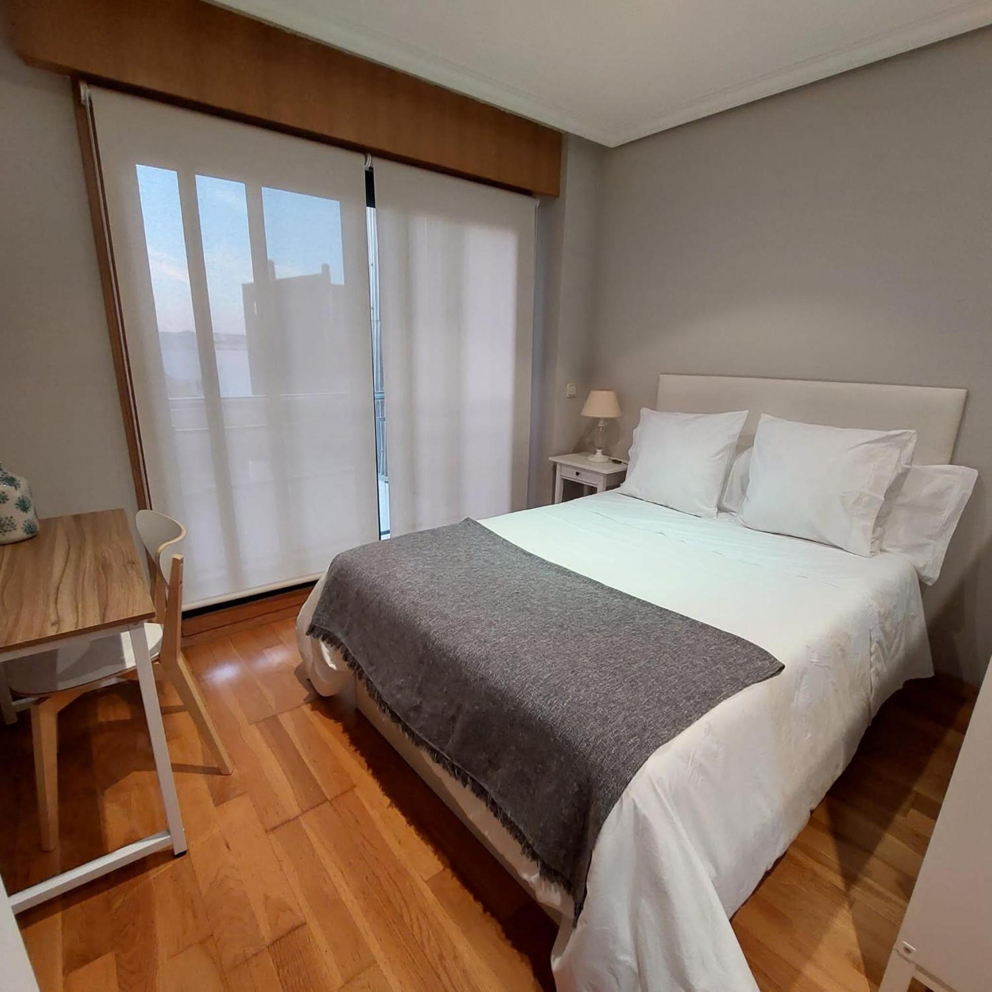 Estudio Centrico Con Garaje Y Vistas Al Mar. Vigo Luaran gambar