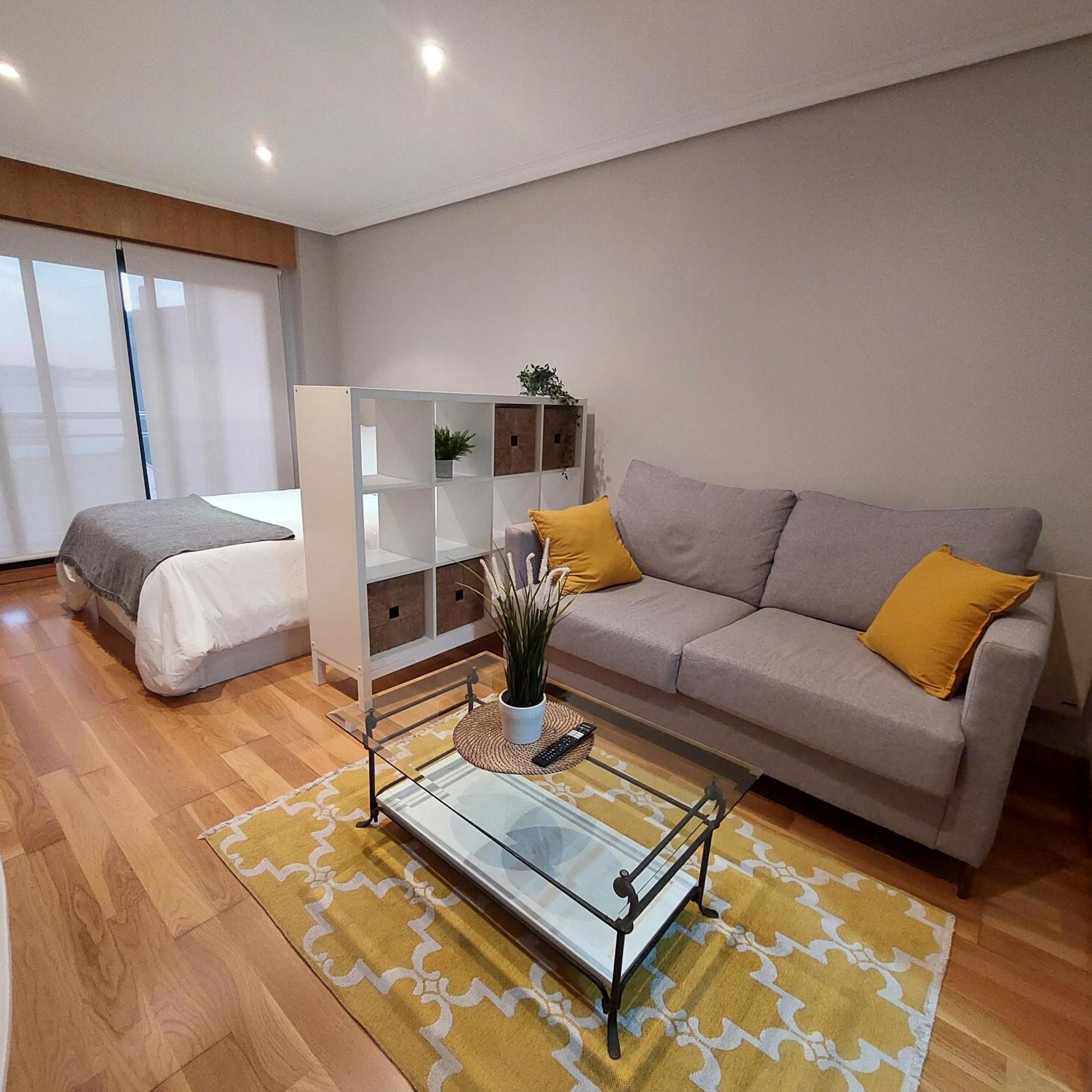 Estudio Centrico Con Garaje Y Vistas Al Mar. Vigo Luaran gambar