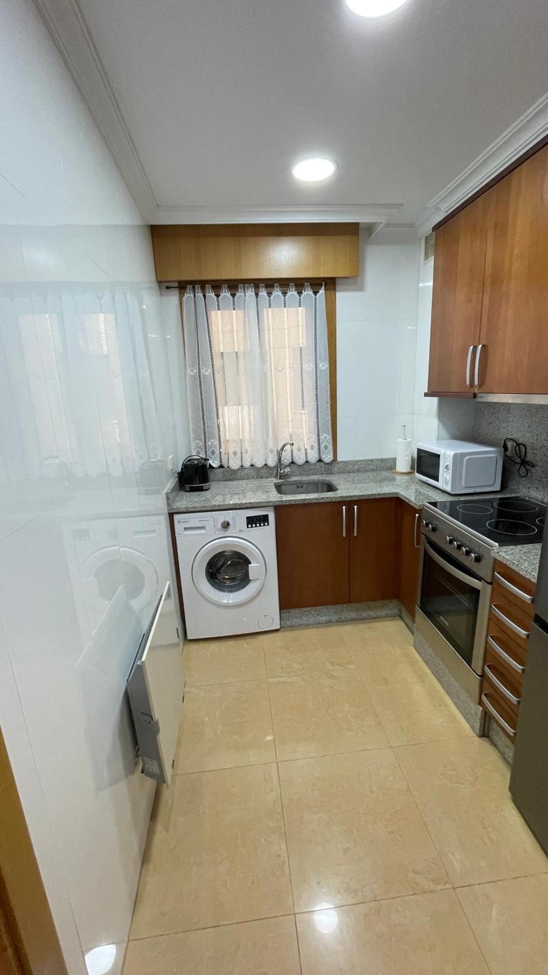 Estudio Centrico Con Garaje Y Vistas Al Mar. Vigo Luaran gambar